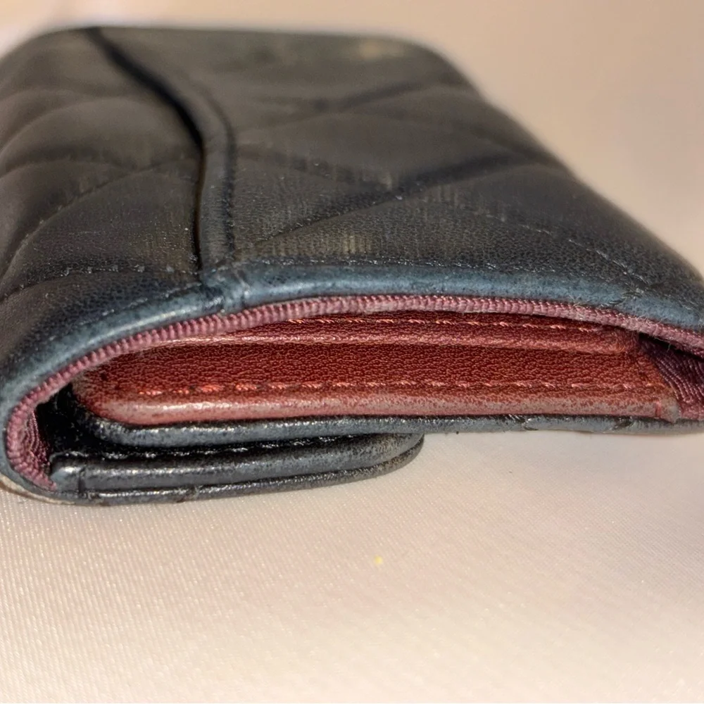 CHANEL Calfskin Black Soft Quilted Leather Key Case - Very good condition - Picture 4 of 14